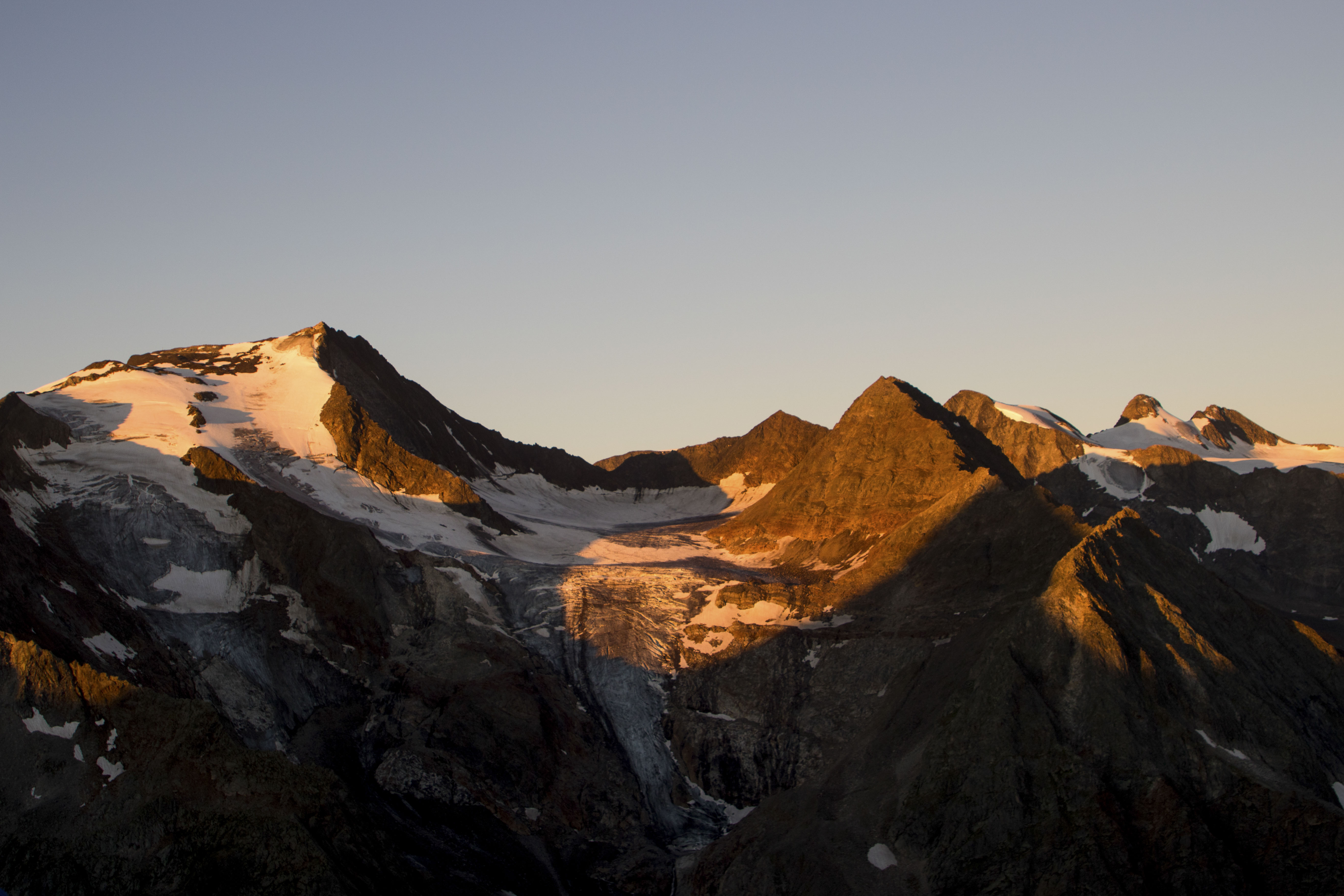 Berg im Sonnenaufgang